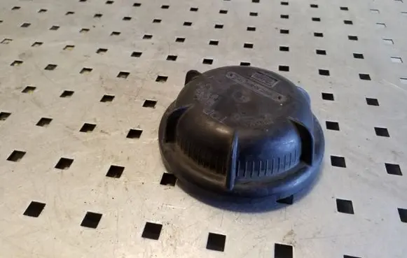 Volvo V70 Headlight/headlamp dust cover 89000387 9178538
