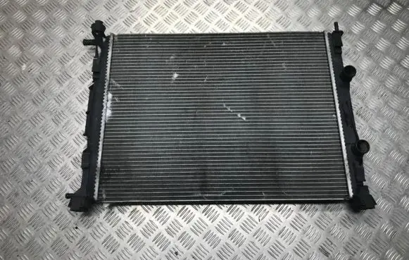 Renault Megane II Coolant radiator 8200357536