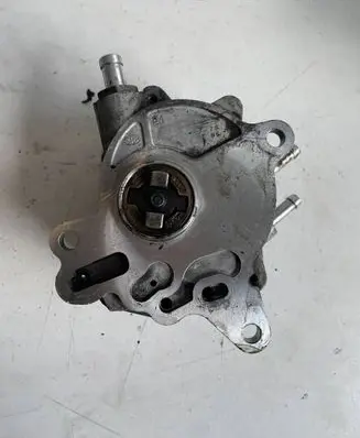 Volkswagen Jetta V Vacuum pump 03G145209