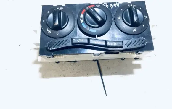 Mercedes-Benz A W168 Climate control unit 1688300485 q123499