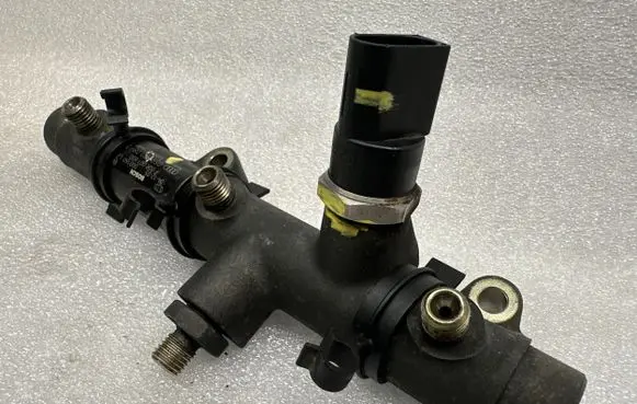 Audi A6 S6 C6 4F Fuel pressure sensor 059130758 059130089D