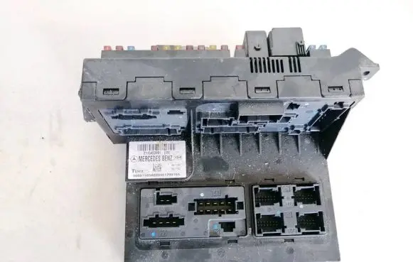 Mercedes-Benz E W211 Fuse box set 2115453901