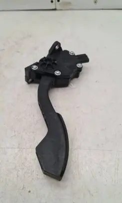 Toyota Prius (XW30) Accelerator throttle pedal 7811012010 1988007310 04M08E00321