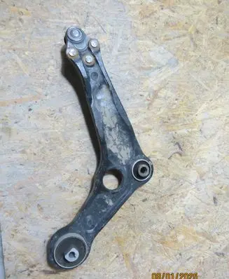 Renault Megane IV Front lower control arm/wishbone 60A82