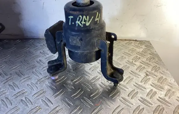 Toyota RAV 4 (XA40) Engine mount bracket