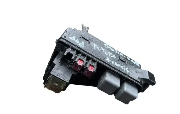 Toyota Avensis T220 Fuse box set