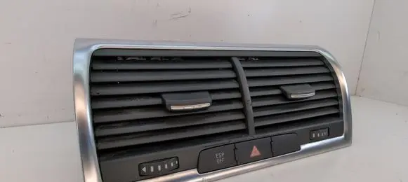 Audi Q7 4L Dash center air vent grill 4L0820951