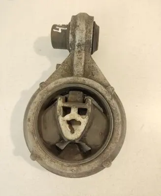 Nissan Qashqai+2 Engine mount bracket D71A