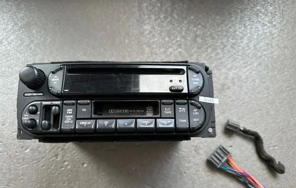 Jeep Grand Cherokee (WJ) Radio/CD/DVD/GPS head unit P05091601AE