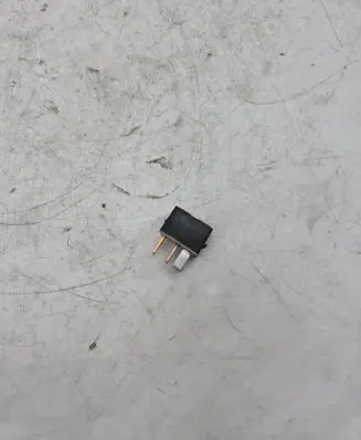 Mitsubishi Pajero Other relay MR502723