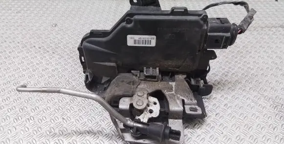 Audi A6 S6 C5 4B Front door lock 4B1837016G
