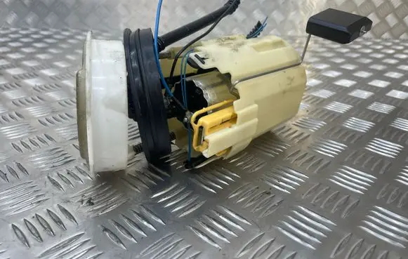 Mercedes-Benz E W211 In-tank fuel pump A2114701694