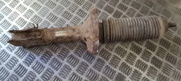 Volkswagen Golf III Front shock absorber/damper 357413031q