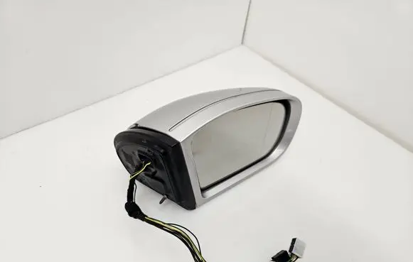 Mercedes-Benz C W203 Front door electric wing mirror 413133420