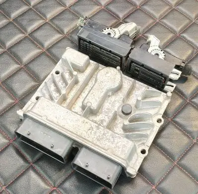 Opel Meriva B Engine control unit/module 55581448 55579237