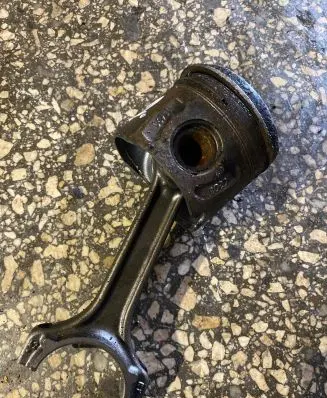 Opel Astra H Piston 06933