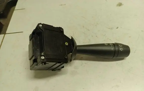 Dacia Sandero Wiper control stalk 255671274r