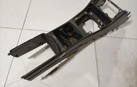 Volkswagen PASSAT B6 Center console 3C1863241