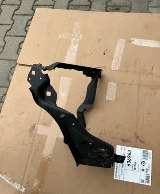 Mercedes-Benz C W204 Headlight/headlamp mounting bracket 204626044 10BB