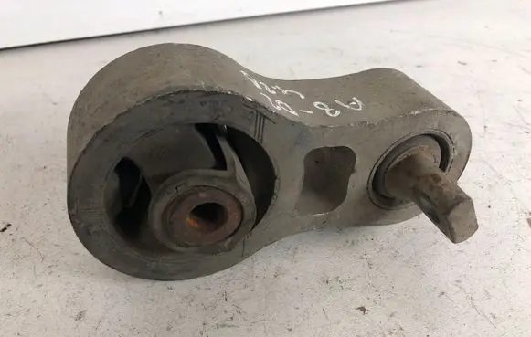 Audi A8 S8 D2 4D Gearbox mount