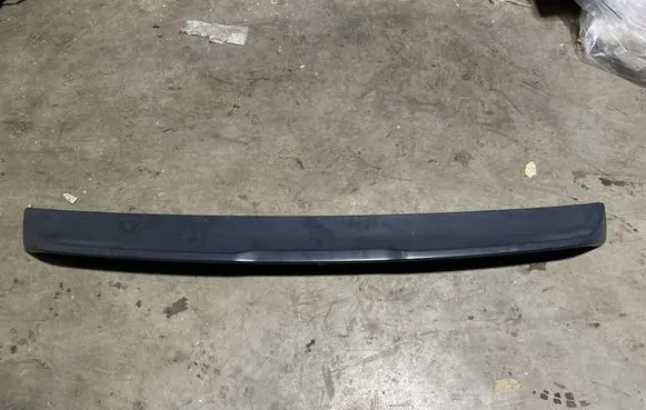 Dodge Challenger Tailgate/trunk spoiler 1ZB40TRM