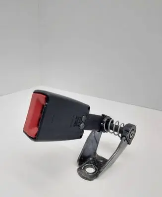 Rear seatbelt buckle
