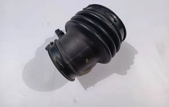 Dodge Charger Air intake hose/pipe 05038430