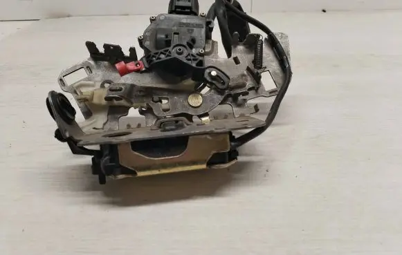 Chrysler Grand Voyager V Rear door lock