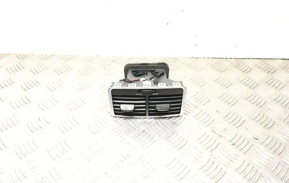 Rear air vent grill