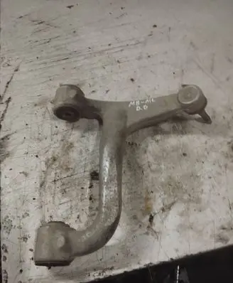 Mercedes-Benz ML W163 Front lower control arm/wishbone