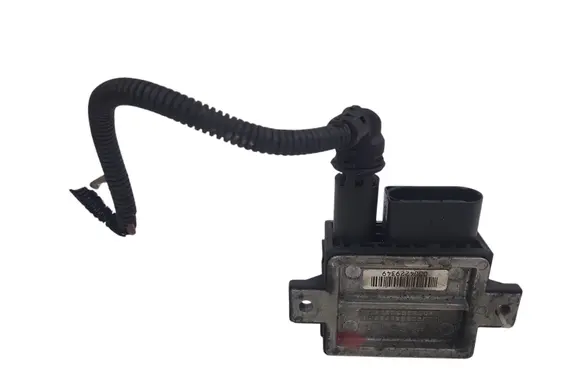 BMW 1 E81 E87 Glow plug pre-heat relay 779800003 0522120102