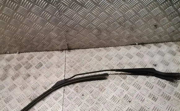 Ford Mondeo Mk III Windshield/front glass wiper blade 1S7117526
