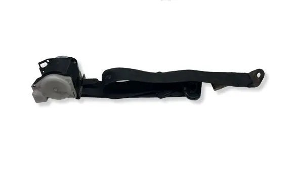 Mitsubishi Pajero Rear seatbelt N1527