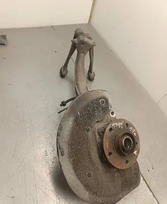 Audi A4 S4 B8 8K Front wheel hub