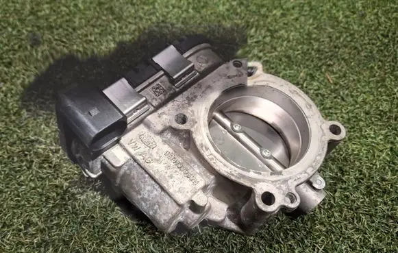 Porsche Cayenne (9Y0 9Y3) Electric throttle body valve 06M133062H