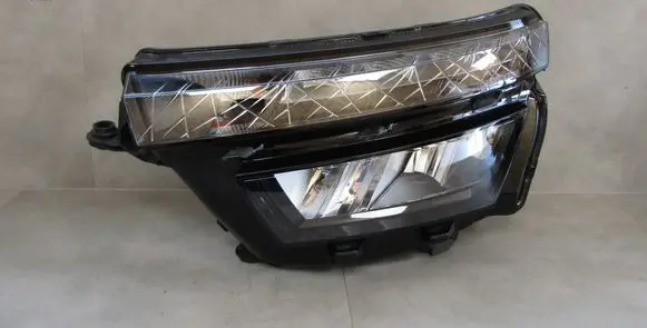 Skoda Kamiq Headlight/headlamp 658941015 0021383205 175PL10516