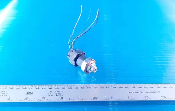 Toyota Avensis T220 Air conditioning (A/C) pressure sensor 4434400050