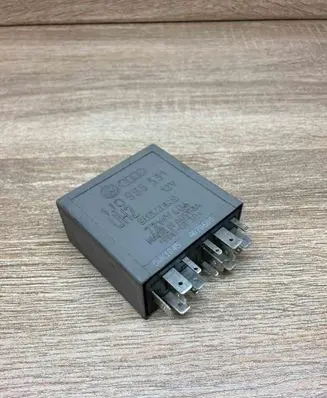 Volkswagen PASSAT B5.5 Other relay 1J0955531 72WV404 192