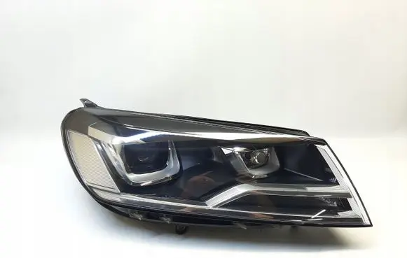 Volkswagen Touareg II Headlight/headlamp 7P1941032