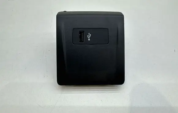 BMW 2 F45 USB socket connector 9284253