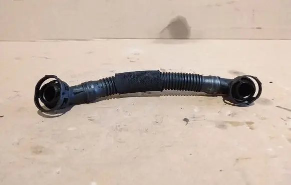 Audi A4 S4 B8 8K Breather hose/pipe 04L103493F