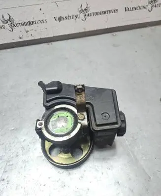 Citroen Xsara Picasso Power steering pump 9636320580