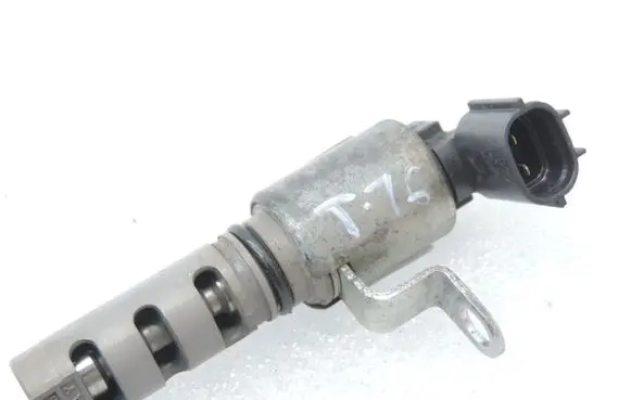 Toyota Yaris Camshaft vanos timing valve 1533047020
