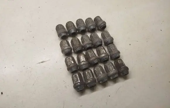 Subaru B9 Tribeca Nuts/bolts 