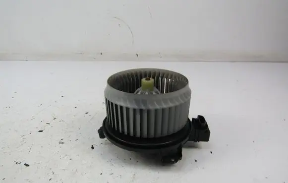 Suzuki Swift I Heater fan/blower 
