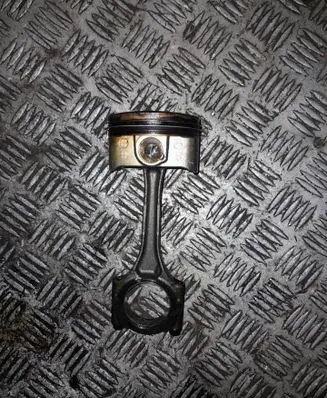 Toyota Auris E180 Piston with connecting rod 1320139185
