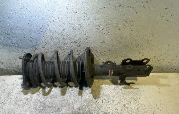 Toyota Auris E180 Front shock absorber/damper