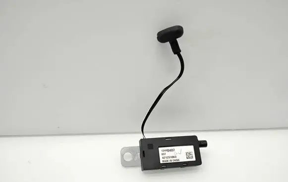 Opel Insignia A Aerial antenna amplifier 13490407 421251063