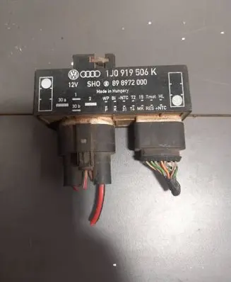 Volkswagen Golf IV Coolant fan relay 1J0919506K 898972000