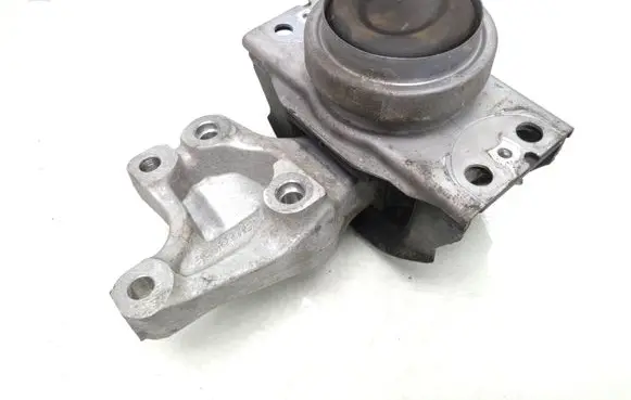 Peugeot RCZ Engine mount bracket 9681855180